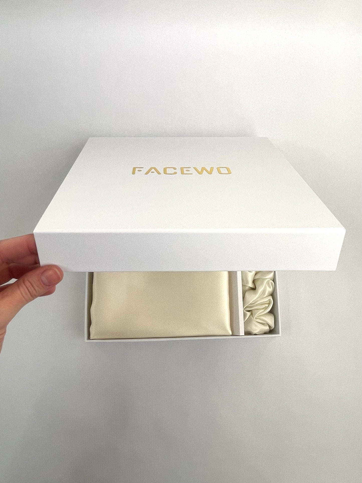 GLOW BOX ONline