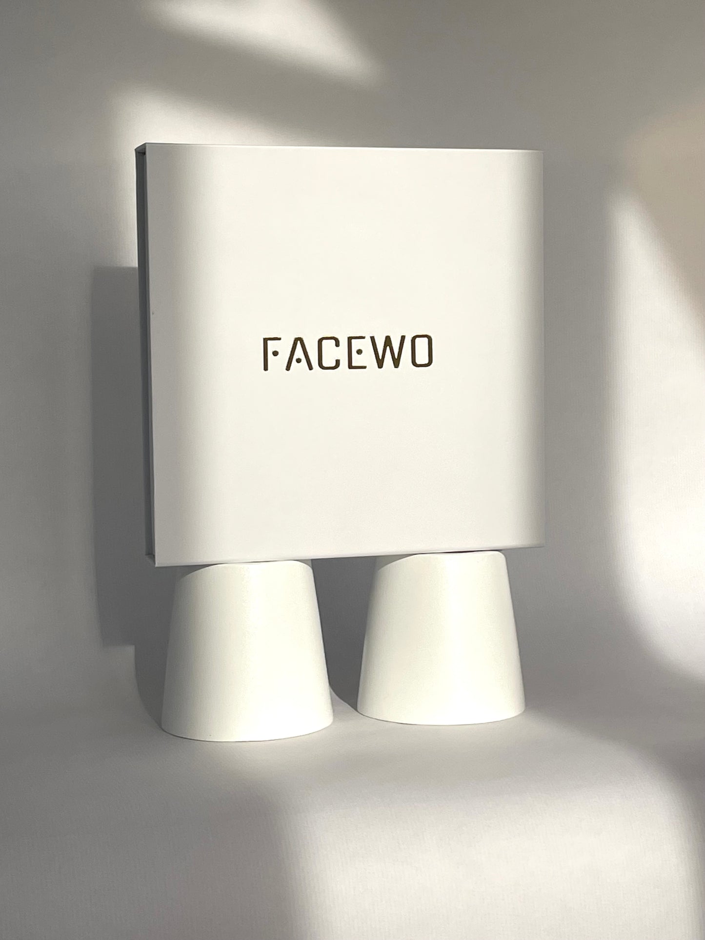 GLOW BOX
